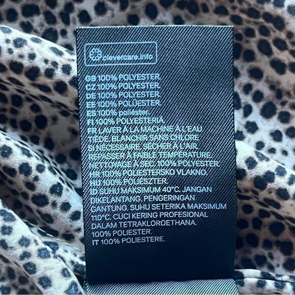 𝅺H&M Brown Animal Print Button Down Shirt Long Sleeve Wrists Buttoned Size 2 - Picture 6 of 9